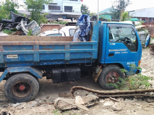 ขายรถดั้ม 6 ล้อเล็ก Isuzu NKR