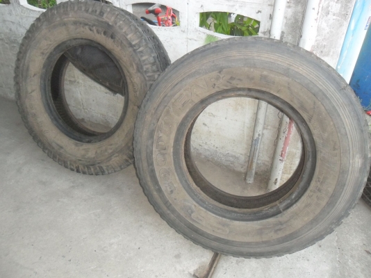 ยาง 9.00 - 20 มี 1 คู่ ลดราคาเหลือ 2200 บาท