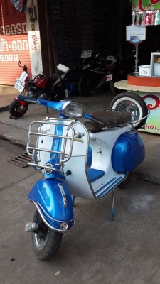 ขายคับ Vespa sprint150 แปลงCDIเรียบร้อย สวยๆคับ ไม่มีทะเบียนคับ ออกใบซื้อขายให้คับ ราคา 34500 บาท สนใจติดต่อ 081-0578282 คับ