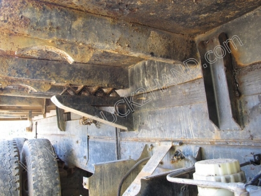 รถบรรทุก 10 ล้อดั๊มพ์ ยี่ห้อ MITSUBISHI รุ่น FN527