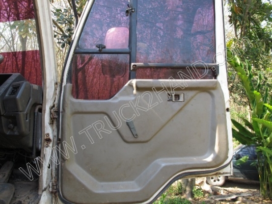 รถบรรทุก 10 ล้อดั๊มพ์ ยี่ห้อ MITSUBISHI รุ่น FN527