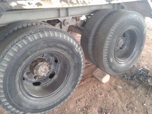 ขายหางพื้นเรียบ ช.ทวี ยาว 9 เมตร เพลาเหลี่ยม ดุมใหญ่ มี 2 หาง ทะเบียนเต็มพร้อมโอน ขายหางพื้นเรียบ ช.ทวี ยาว 9 เมตร เพลาเหลี่ยม ดุมใหญ่ มี 2 หาง ทะเบียนเต็มพร้อมโอน