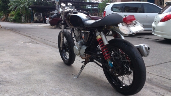 ขายHONDA CG200 Cafe Racer เล่มทะเบียนป้าย กทม.ไม่ขาดต่อ