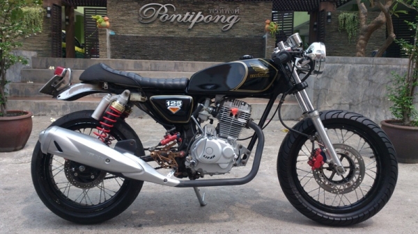 ขายHONDA CG200 Cafe Racer เล่มทะเบียนป้าย กทม.ไม่ขาดต่อ