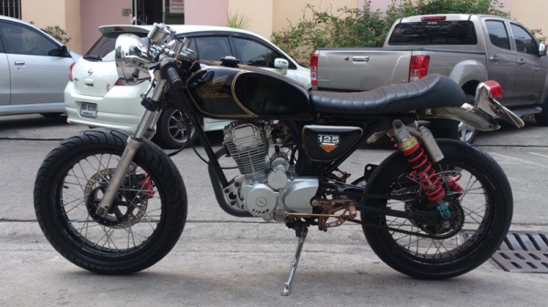 ขายHONDA CG200 Cafe Racer เล่มทะเบียนป้าย กทม.ไม่ขาดต่อ