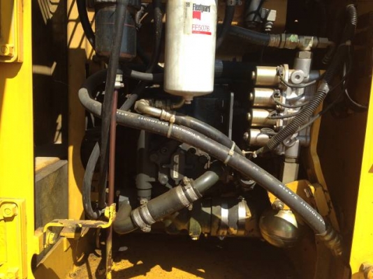 ขายรถแบคโฮ KOMATSU PC130-6 ทำงาน 6000 ชั่วโมง ปี2003 มี VDOครับ ระบบไฟฟ้าเต็ม รถนอกนำเข้าสภาพสวย ทำเล่ม