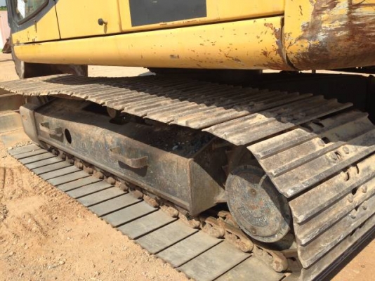 ขายรถแบคโฮ KOMATSU PC130-6 ทำงาน 6000 ชั่วโมง ปี2003 มี VDOครับ ระบบไฟฟ้าเต็ม รถนอกนำเข้าสภาพสวย ทำเล่ม