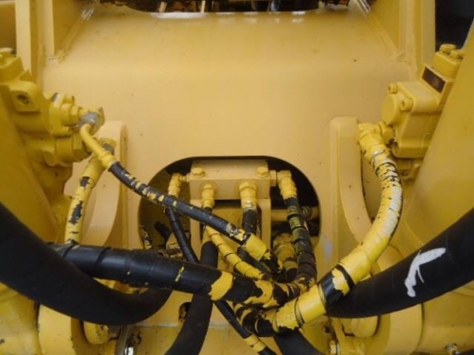 ขายรถแบคโฮ KOMATSU PC130-6 ทำงาน 6000 ชั่วโมง ปี2003 มี VDOครับ ระบบไฟฟ้าเต็ม รถนอกนำเข้าสภาพสวย ทำเล่ม