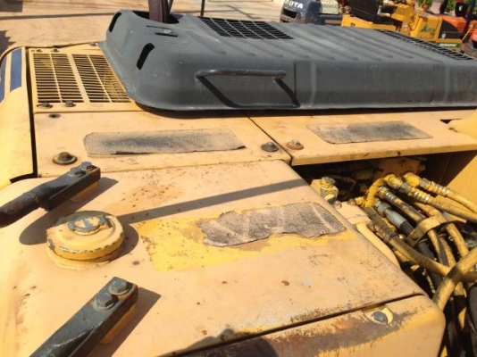 ขายรถแบคโฮ KOMATSU PC130-6 ทำงาน 6000 ชั่วโมง ปี2003 มี VDOครับ ระบบไฟฟ้าเต็ม รถนอกนำเข้าสภาพสวย ทำเล่ม