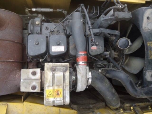 ขายรถแบคโฮ KOMATSU PC130-6 ทำงาน 6000 ชั่วโมง ปี2003 มี VDOครับ ระบบไฟฟ้าเต็ม รถนอกนำเข้าสภาพสวย ทำเล่ม