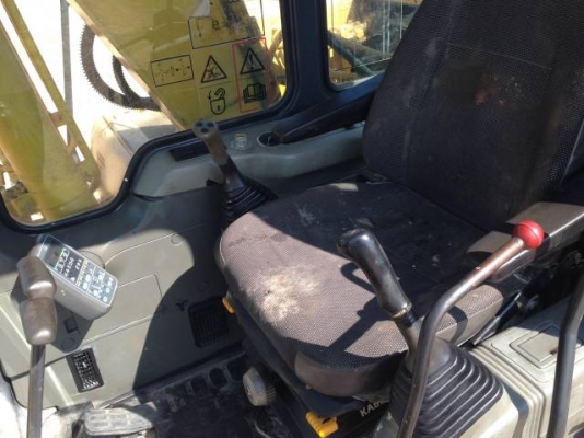 ขายรถแบคโฮ KOMATSU PC130-6 ทำงาน 6000 ชั่วโมง ปี2003 มี VDOครับ ระบบไฟฟ้าเต็ม รถนอกนำเข้าสภาพสวย ทำเล่ม