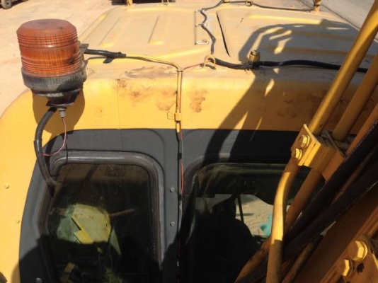 ขายรถแบคโฮ KOMATSU PC130-6 ทำงาน 6000 ชั่วโมง ปี2003 มี VDOครับ ระบบไฟฟ้าเต็ม รถนอกนำเข้าสภาพสวย ทำเล่ม