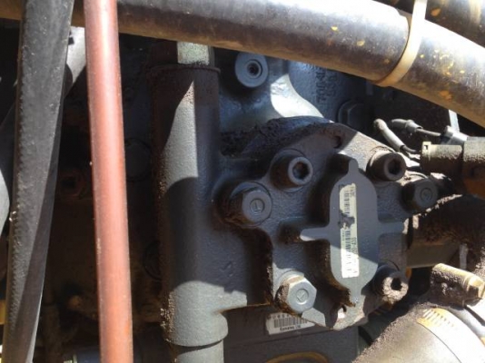 ขายรถแบคโฮ KOMATSU PC130-6 ทำงาน 6000 ชั่วโมง ปี2003 มี VDOครับ ระบบไฟฟ้าเต็ม รถนอกนำเข้าสภาพสวย ทำเล่ม