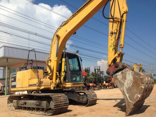 ขายรถแบคโฮ KOMATSU PC130-6 ทำงาน 6000 ชั่วโมง ปี2003 มี VDOครับ ระบบไฟฟ้าเต็ม รถนอกนำเข้าสภาพสวย ทำเล่ม