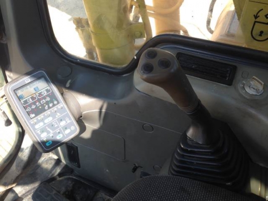 ขายรถแบคโฮ KOMATSU PC130-6 ทำงาน 6000 ชั่วโมง ปี2003 มี VDOครับ ระบบไฟฟ้าเต็ม รถนอกนำเข้าสภาพสวย ทำเล่ม