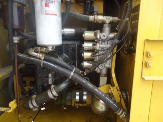 ขายรถแบคโฮ KOMATSU PC130-6 ทำงาน 6000 ชั่วโมง ปี2003 มี VDOครับ ระบบไฟฟ้าเต็ม รถนอกนำเข้าสภาพสวย ทำเล่ม