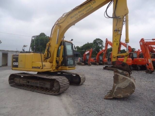 ขายรถแบคโฮ KOMATSU PC130-6 ทำงาน 6000 ชั่วโมง ปี2003 มี VDOครับ ระบบไฟฟ้าเต็ม รถนอกนำเข้าสภาพสวย ทำเล่ม