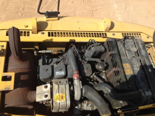 ขายรถแบคโฮ KOMATSU PC130-6 ทำงาน 6000 ชั่วโมง ปี2003 มี VDOครับ ระบบไฟฟ้าเต็ม รถนอกนำเข้าสภาพสวย ทำเล่ม