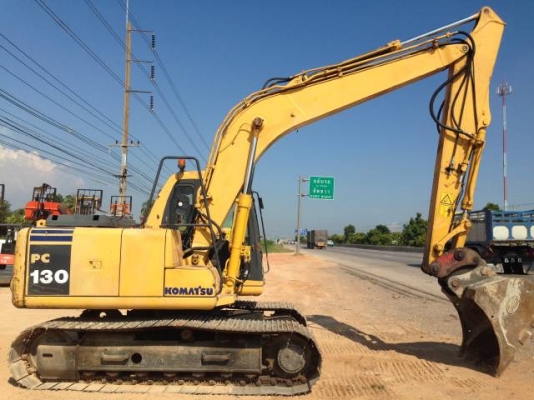 ขายรถแบคโฮ KOMATSU PC130-6 ทำงาน 6000 ชั่วโมง ปี2003 มี VDOครับ ระบบไฟฟ้าเต็ม รถนอกนำเข้าสภาพสวย ทำเล่ม