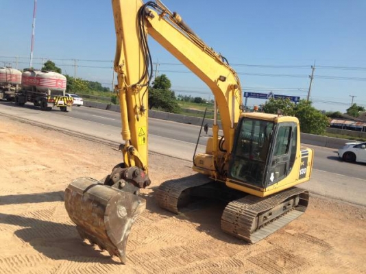 ขายรถแบคโฮ KOMATSU PC130-6 ทำงาน 6000 ชั่วโมง ปี2003 มี VDOครับ ระบบไฟฟ้าเต็ม รถนอกนำเข้าสภาพสวย ทำเล่ม