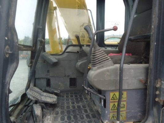 ขายรถแบคโฮ KOMATSU PC130-6 ทำงาน 6000 ชั่วโมง ปี2003 มี VDOครับ ระบบไฟฟ้าเต็ม รถนอกนำเข้าสภาพสวย ทำเล่ม