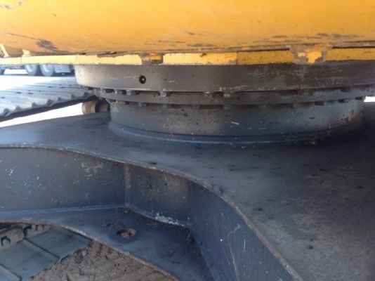 ขายรถแบคโฮ KOMATSU PC130-6 ทำงาน 6000 ชั่วโมง ปี2003 มี VDOครับ ระบบไฟฟ้าเต็ม รถนอกนำเข้าสภาพสวย ทำเล่ม