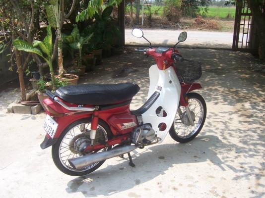 ดรีมคุรุสภาสีแดง สภาพดีมาก สวยๆ ทะเบียนขาด1ปี+เอกสารพร้อมโอนครบ