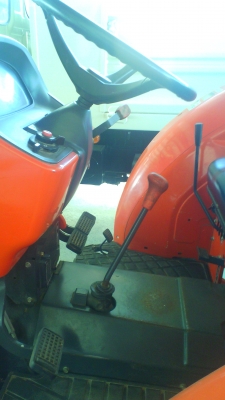 รถไถ KUBOTA M6040 เลขชั่วโมง 1,00X ชั่วโมง ชอบราคาเท่าไร ต่อรองได้ครับ