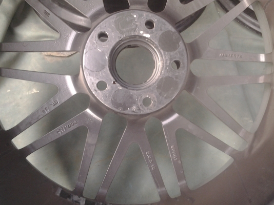 ขอบ18 กว้าง8  ก้านตัววาย  4วง