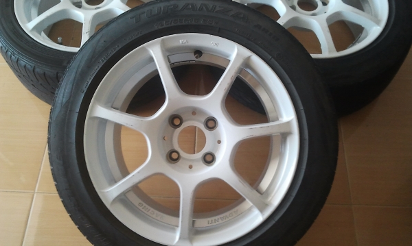 สามล้อ3500 R15X7 4/100 ยางดีเอาไปซิ่งต่อบาย สามล้อ3500 R15X7 4/100 ยางดีเอาไปซิ่งต่อบาย