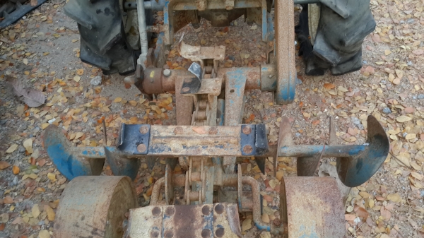 รถขุดวางท่อ