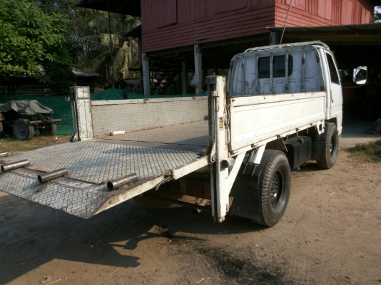 รถบรรทุก ISUZU 4 ล้อกลาง ปี 2511 ราคา 225,000บ.