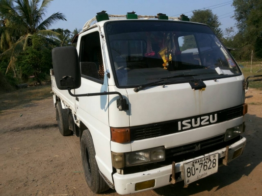 รถบรรทุก ISUZU 4 ล้อกลาง ปี 2511 ราคา 225,000บ.