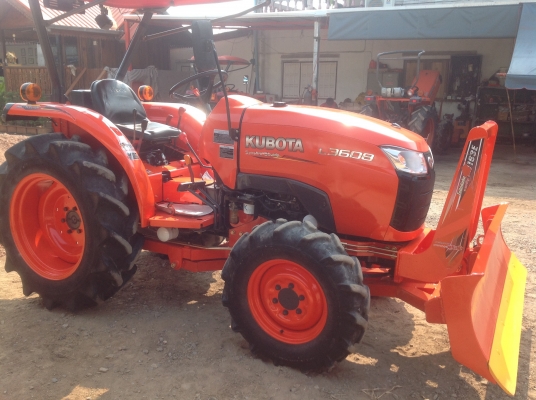 ปัญญาแทรคเตอร์มาแล้ว...จัดมาตามคำเรียกร้อง คูโบต้า L3608 ใบมีดคานล่าง