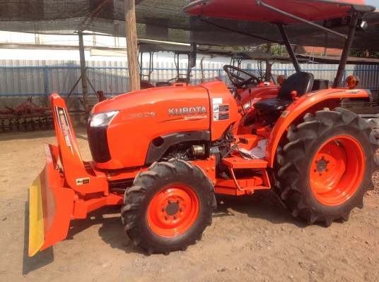 ปัญญาแทรคเตอร์มาแล้ว...จัดมาตามคำเรียกร้อง คูโบต้า L3608 ใบมีดคานล่าง