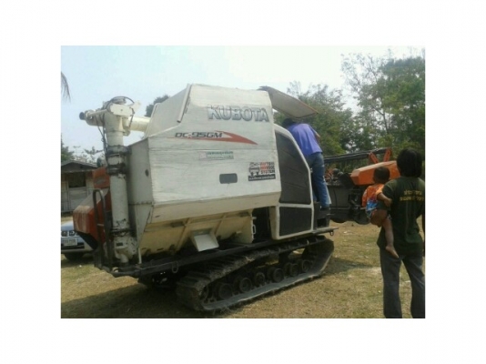 ขายรถเกี่ยวKUBOTA DC68 สภาพพร้อมใช้งาน ขายรถเกี่ยวKUBOTA DC68 สภาพพร้อมใช้งาน