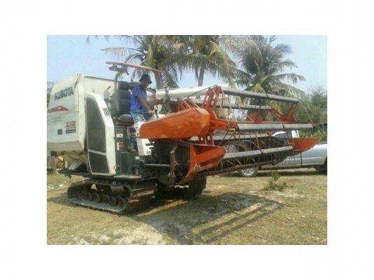 ขายรถเกี่ยวKUBOTA DC68 สภาพพร้อมใช้งาน ขายรถเกี่ยวKUBOTA DC68 สภาพพร้อมใช้งาน