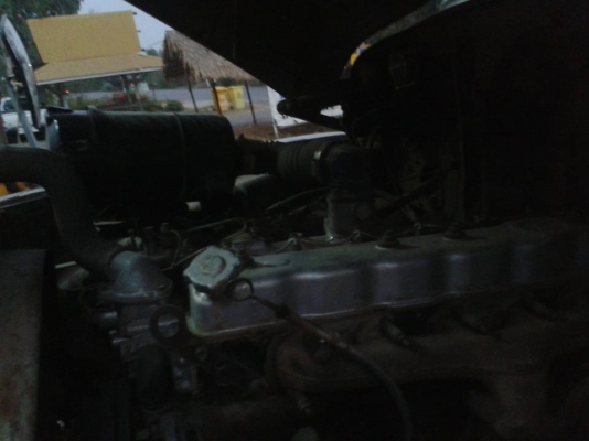 หกล้อดัมพ์หัวยาว  เครื่องอีซุซุ 165 พวงมาลัยพาวเวอร์  อุปกรณ์แอร์มี ยาง 900 ใหม่ทั้งหกเส้น  เครื่องดีคันซีสวย ภาษีเต็ม