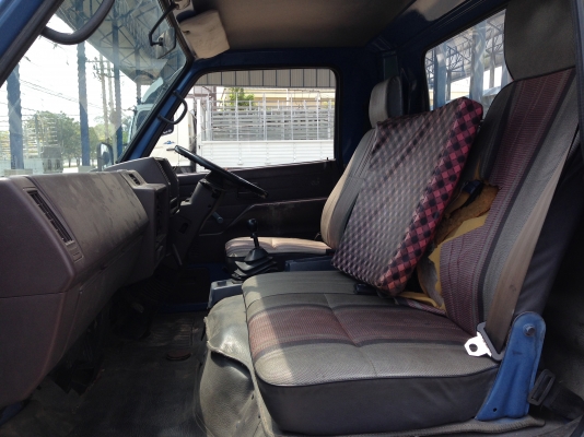 ISUZU  NPR 115  ปี 2536 รถห้าง ยาว 4.30 ม. เกียร์สั้น