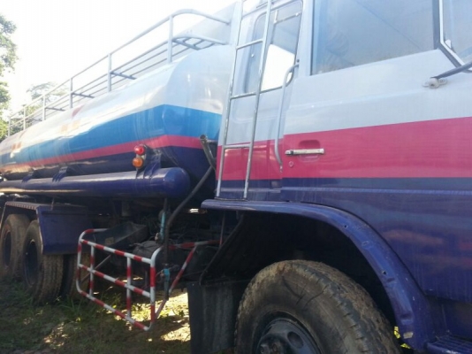 รถฮีโน่ 10 ล้อ F17 บรรทุกน้ำมัน 167 แรงม้า. สนใจติดต่อ 081 - 6079515 รถฮีโน่ 10 ล้อ F17 บรรทุกน้ำมัน 167 แรงม้า. สนใจติดต่อ 081 - 6079515