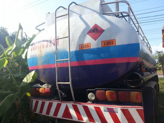 รถฮีโน่ 10 ล้อ F17 บรรทุกน้ำมัน 167 แรงม้า. สนใจติดต่อ 081 - 6079515 รถฮีโน่ 10 ล้อ F17 บรรทุกน้ำมัน 167 แรงม้า. สนใจติดต่อ 081 - 6079515