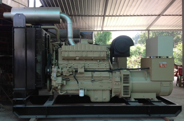 เครื่องกำเนิดไฟฟ้าเครื่อง Cummins Bigcam ไดร์ 350 KVA