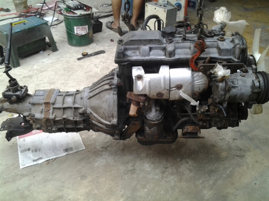 ขายเครื่อง2L ฮีโร่ พร้อมเกียร์ พร้อมใช้งาน 22000บาท