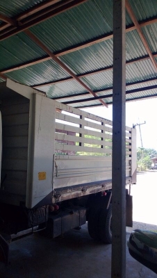 รถอีซูซุ 6 ล้อดั้ม FRR  210 แรงม้า. ปี 53   สนใจติดต่อ 081 - 6079515