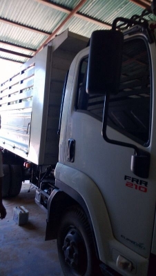 รถอีซูซุ 6 ล้อดั้ม FRR  210 แรงม้า. ปี 53   สนใจติดต่อ 081 - 6079515