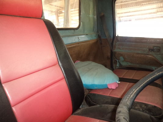 ขาย235000บาท รถอีซูซุ6ล้อ110แรง เครื่องดี คัซซีสวย เอกสารพร้อมโอน