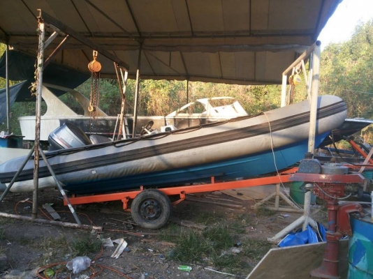 เรือยางHypalon 550 ท้องไฟเบอร์ พร้อมเครื่องYamaha 115 แรง