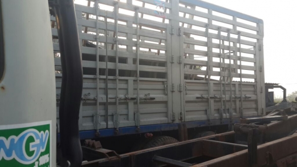 ต้องการขายหางพ่วงคอกไม่ดั้ม ต้องการขายหางพ่วงคอกไม่ดั้ม