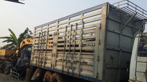 ต้องการขายหางพ่วงคอกไม่ดั้ม ต้องการขายหางพ่วงคอกไม่ดั้ม