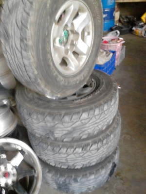 ขายแม๊ก 6 รู พร้อมยางเท่ห์ๆ DUNLOP GRANDTREK AT3 ชุด 4 ล้อ TEL.081-427-3941 ขายแม๊ก 6 รู พร้อมยางเท่ห์ๆ DUNLOP GRANDTREK AT3 ชุด 4 ล้อ TEL.081-427-3941